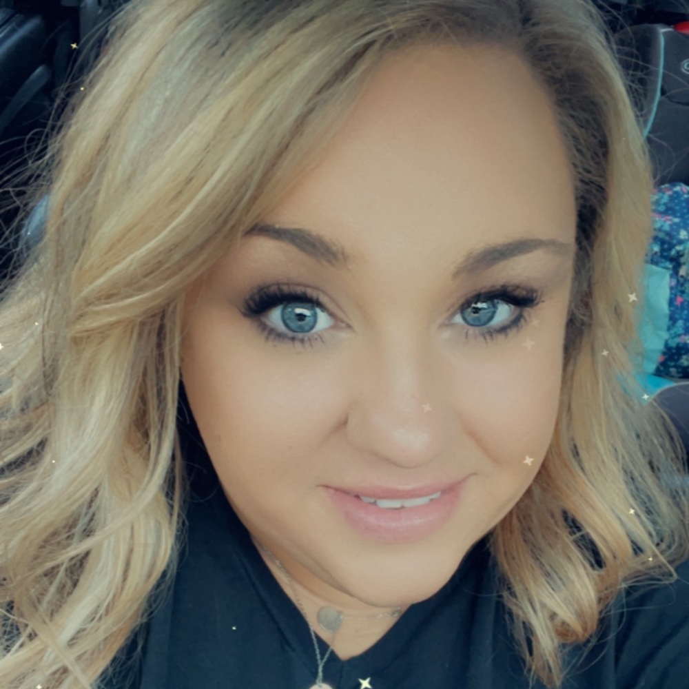 Meet your Posher, Carrie